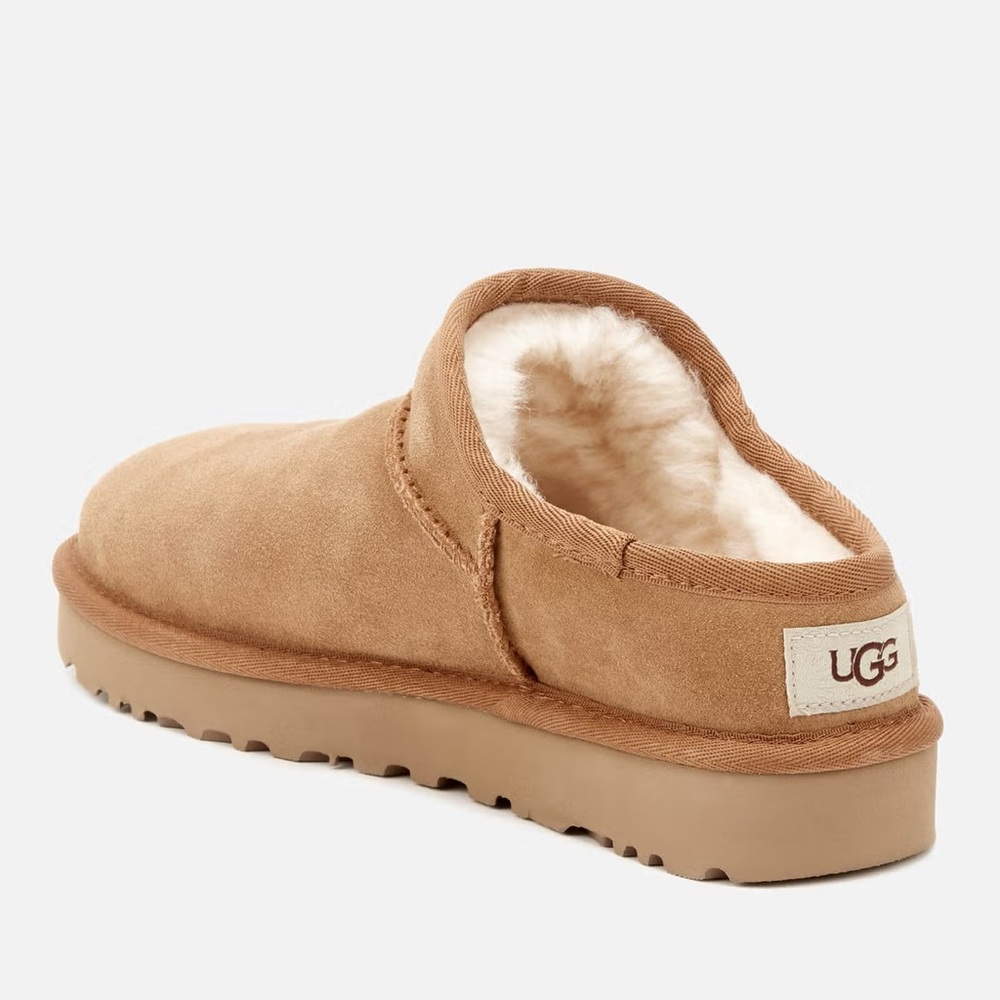 Like New UGG Classic Slipper - Picture 3 of 8